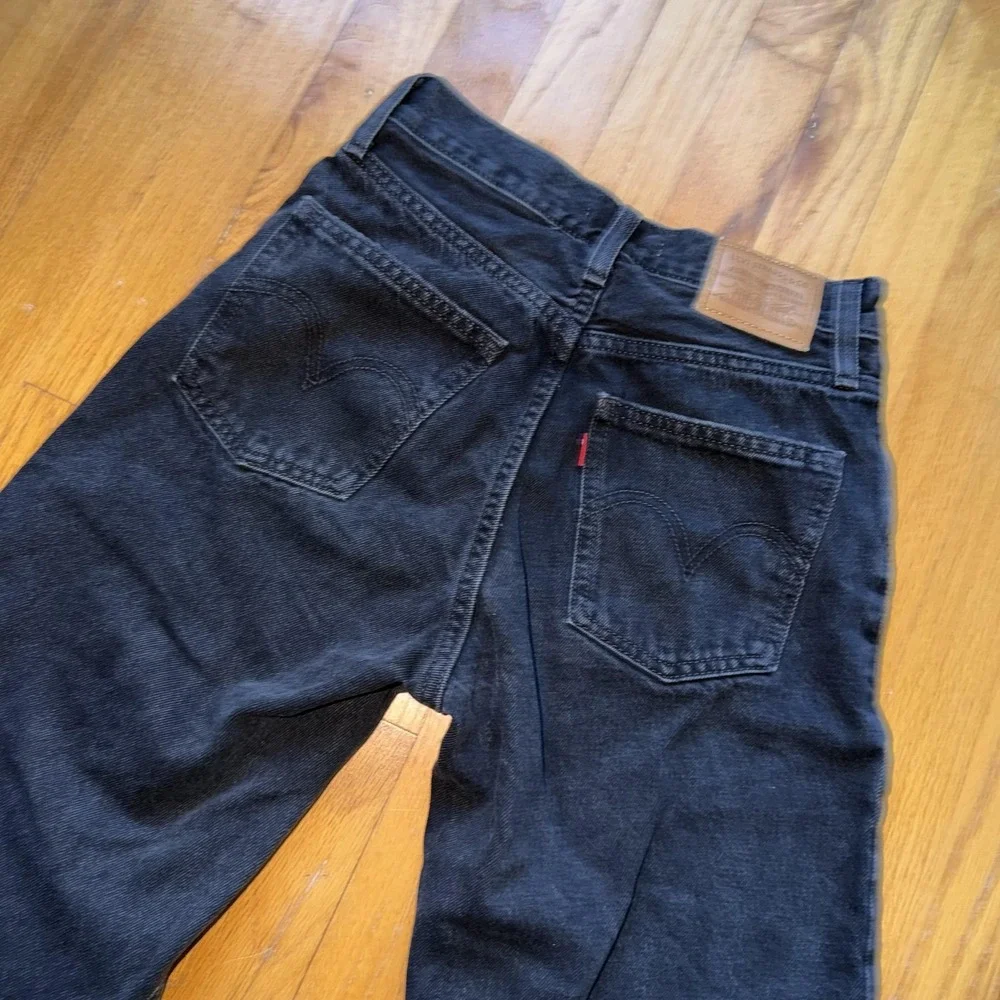 Levis Premium Dad Jeans 24 Black‎ High Rise Relaxed Straight Leg Womens Denim